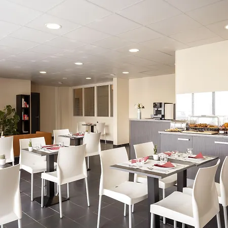 Sejours & Affaires Paris 3* 뱅센